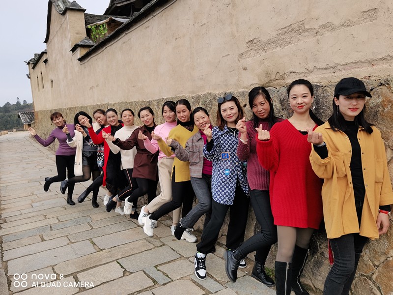 12、千亿体育(中国)科技有限千亿体育(中国)科技有限公司官网官网千亿体育(中国)科技有限公司官网组织女职工春游活动_副本.jpg