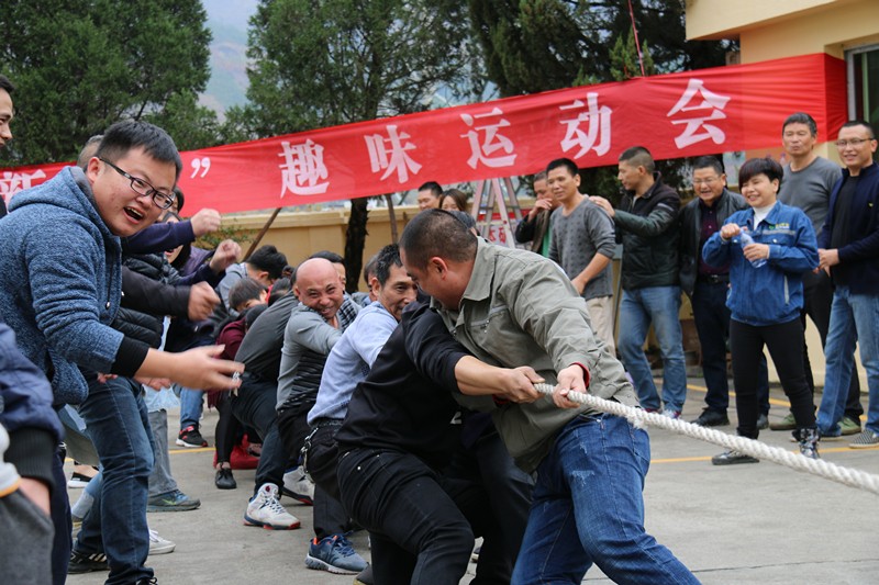 4、千亿体育(中国)科技有限千亿体育(中国)科技有限公司官网官网千亿体育(中国)科技有限公司官网组织拔河比赛_副本.jpg